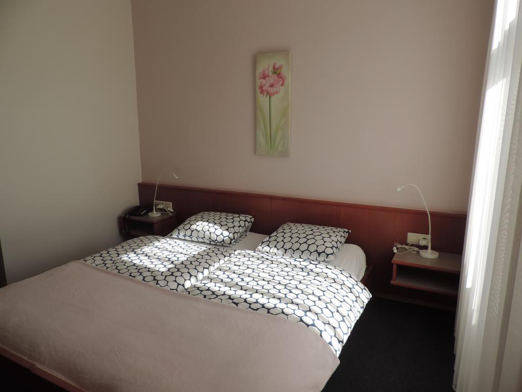 Le Petit Poete Hotel Echternach Zewnętrze zdjęcie
